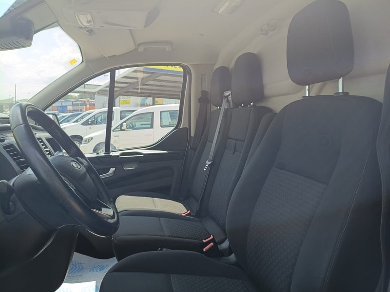 Ford Transit Custom 2021, foto 10