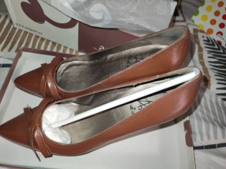 Zapatos de tacón Angari beige y marrón