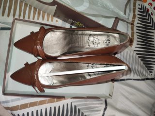 Zapatos de tacón Angari beige y marrón