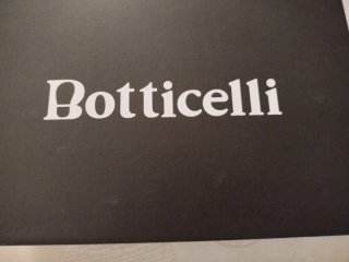 Sandalias Botticelli Beige Hebillas Doradas