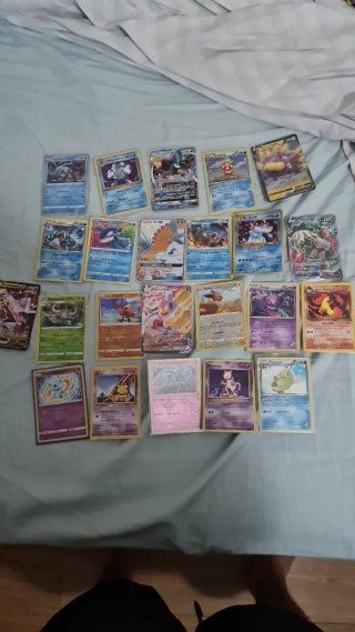 Cartas Pokémon variadas escucho ofertas