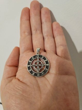 Colgante Nudo de Bruja