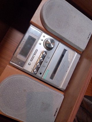 Minicadena Sony CD/Cinta/Radio Plata