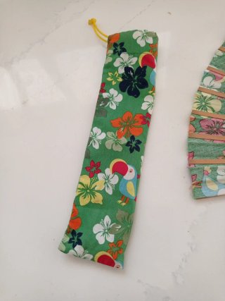 Abanico vintage floral con funda