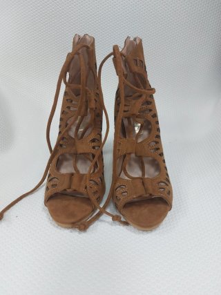 Zapatos de tacón marrón talla 35