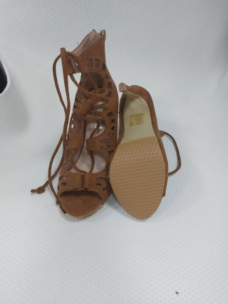 Zapatos de tacón marrón talla 35