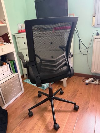 Silla ergonómica de escritorio negra