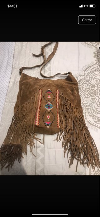 Bolso de ante con flecos y bordado