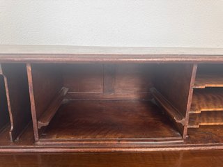 Escritorio madera maciza principios siglo XX