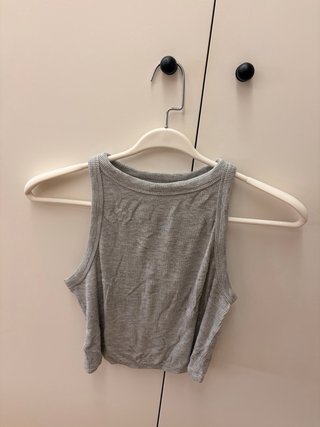 Top Bershka gris tirantes S/36