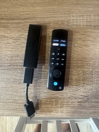 Amazon Fire TV Stick + mando Alexa