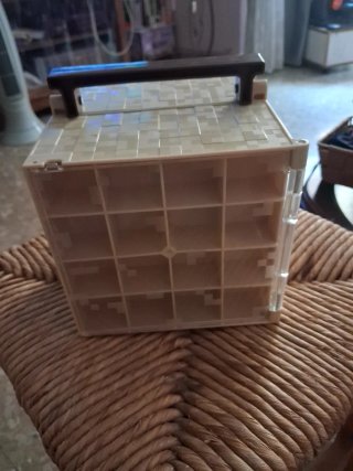 Caja organizadora beige con asa