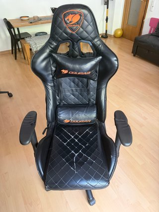Silla Gaming Cougar Negra