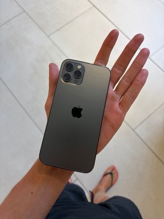 iPhone 12 Pro 256GB + 2 Fundas + Cable
