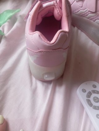 Zapatillas niña con ruedas y luces