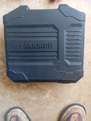 Taladro a bateria tornillador y percutor sin usar