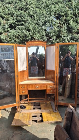 Elegante tocador con puertas PRECIO DE REGALO