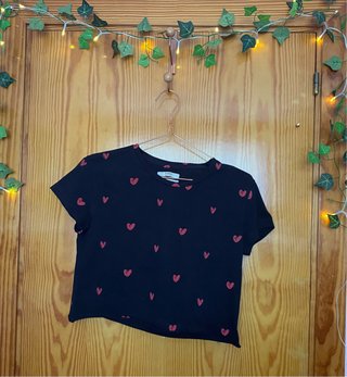 Camiseta corta Pull&Bear negra corazones S