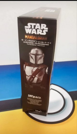 The Mandalorian Beskar Armor SH Figuarts Star Wars