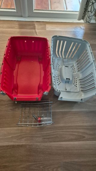 Transportín para mascotas gris y rojo