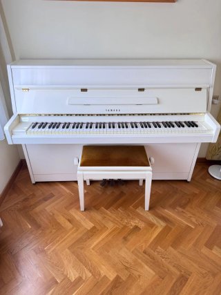 Piano Vertical YAMAHA M5J Blanco