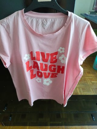 Camiseta Pimkie gris con volantes blanco también
