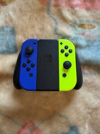 Nintendo Switch OLED + Pro Controller + Joy-Con