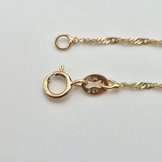 Cadena de oro de 18k. Singapour. 1.32 g. 44,5cm.