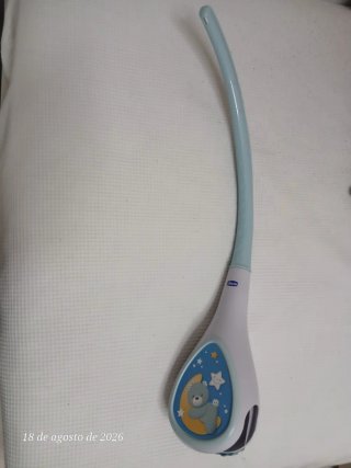 Móvil cuna azul con peluches marca Chicco.