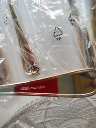 Plato cristal y cubiertos metal