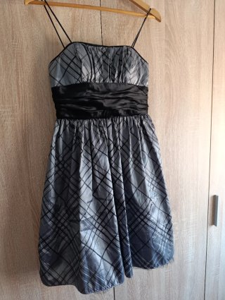 Vestido de fiesta gris y negro