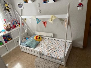 Cama infantil de madera tipo tipi