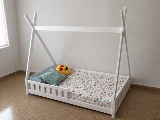 Cama infantil de madera tipo tipi