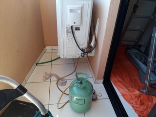 Reparación y carga de gas para aire acondicionado