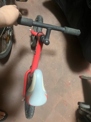 Bicicleta de aprendizaje roja + carrito paseo