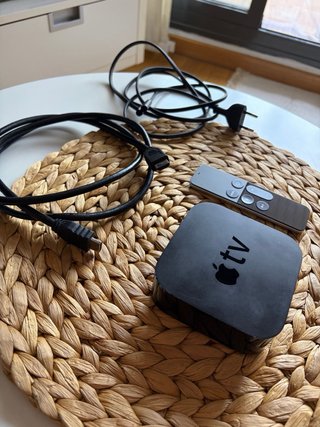 Apple TV HD A1625 32GB + Mando y Cables