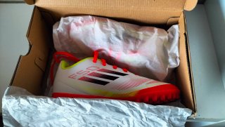 Botas Fútbol Adidas F50-Talla 35 -NUEVAS