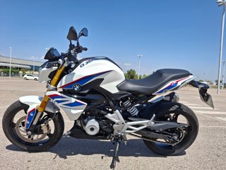 BMW G310R con 2.800 Km