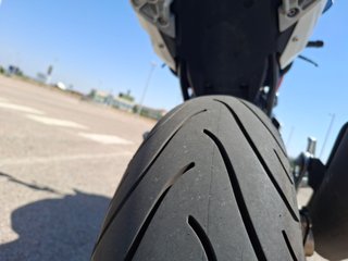 BMW G310R con 2.800 Km