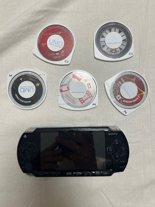 Sony PSP Nera + 5 UMD