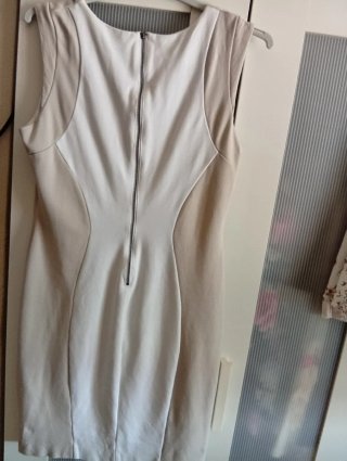 Vestido beige sin mangas