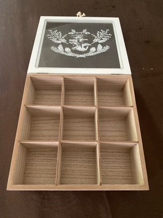 Caja de madera y cristal para infusiones