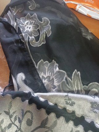 Fular negro y plata con estampado
