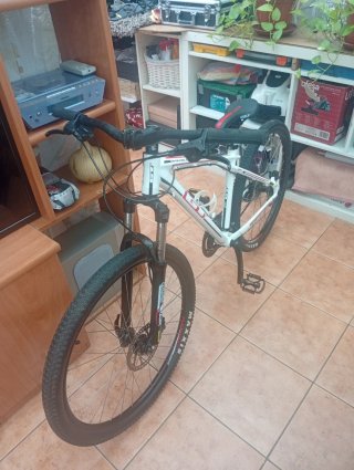 Bicicleta GT Avalanche Blanca