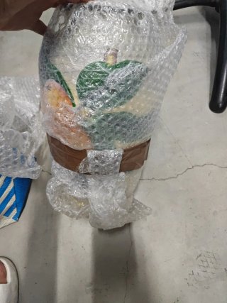 Jarrón decorativo con frutas