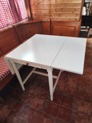 Mesa de comedor blanca extensible