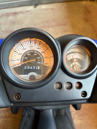 Yamaha Aerox 50cc Scooter Negra y Azul