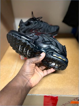 Nike Air Max Plus TN Triple Black Talla 39