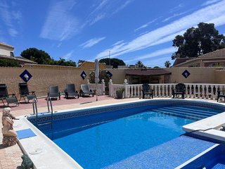 Chalet en alquiler en La Siesta - El Salado - Torreta en Torrevieja