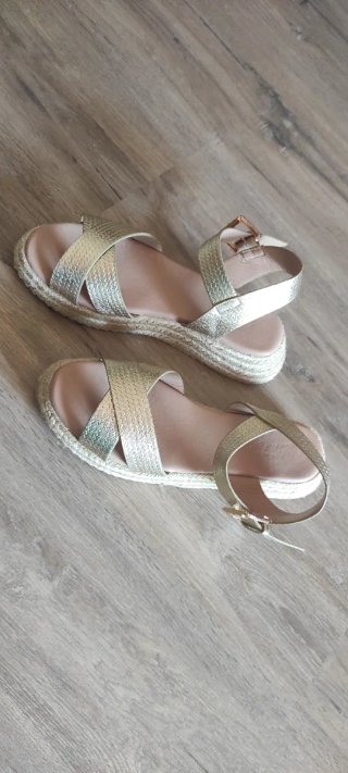 Sandalias doradas New Look